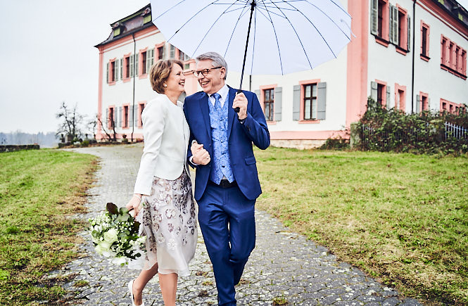 Hochzeitsfotos 2021 Bürgeramt Nord im Nieselregel
